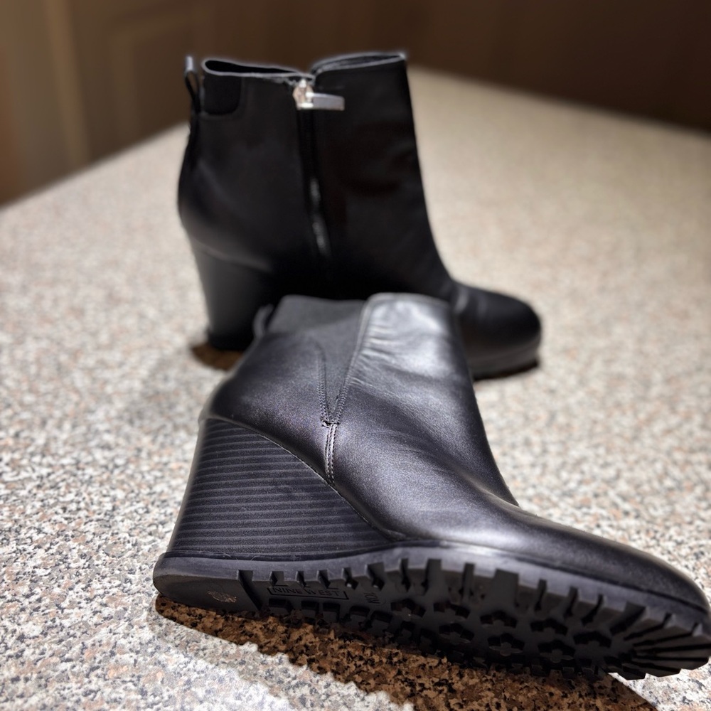 Elegant Black Ankle Boots